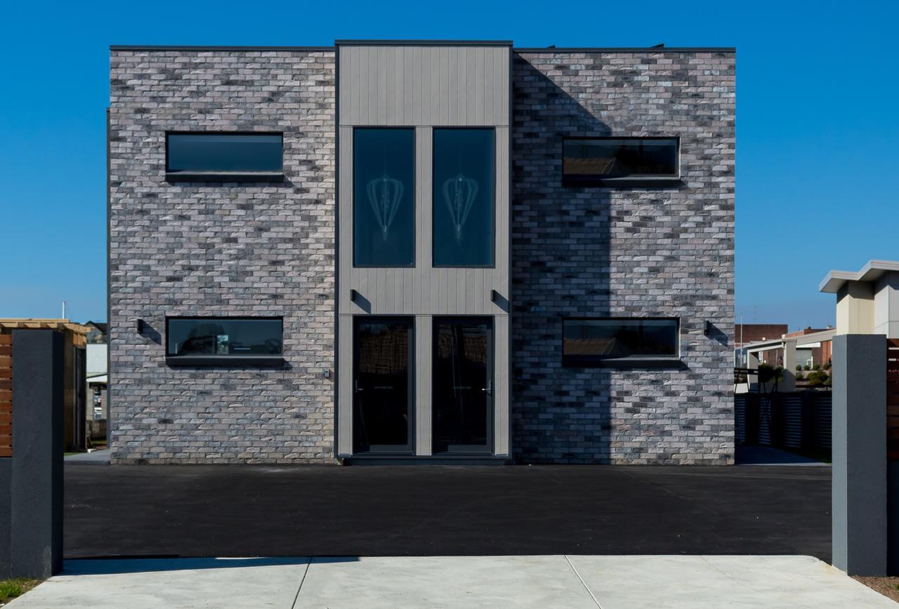 Ulverstone Waterfront Apartments Exteriör bild